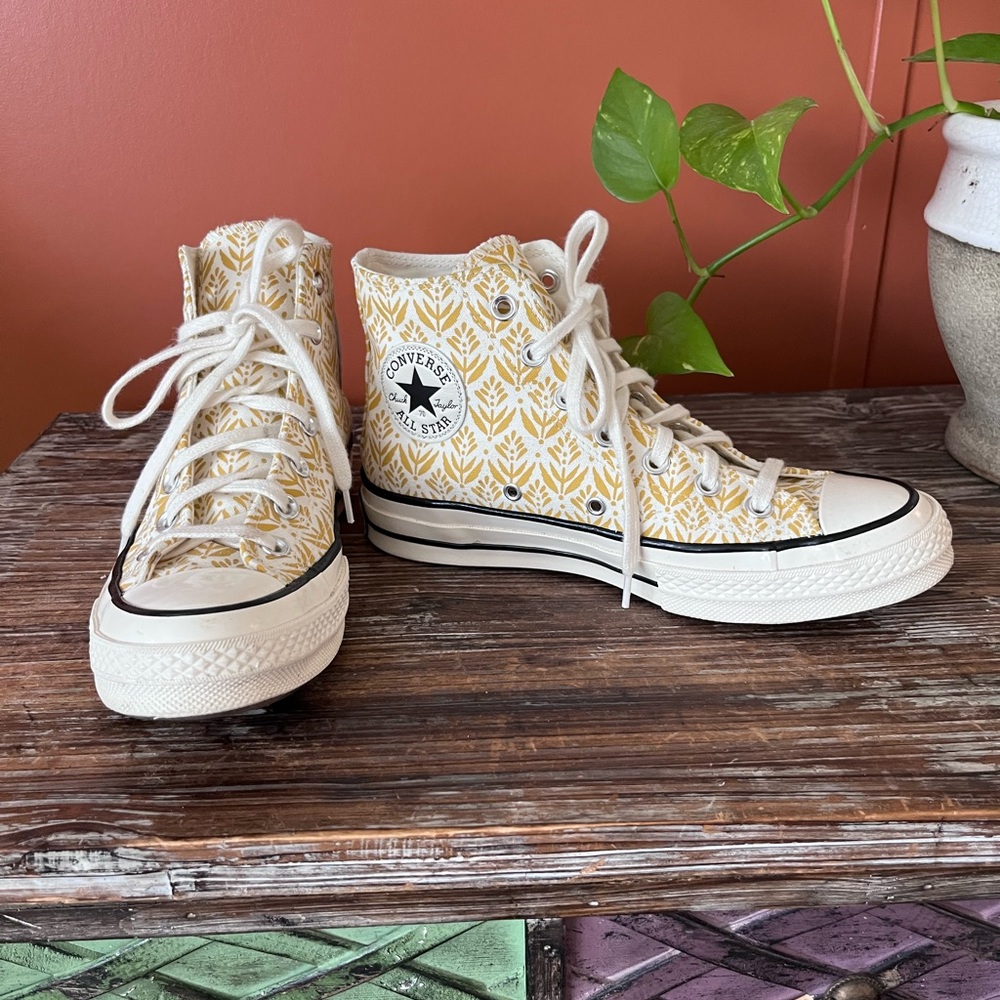 Converse High Top “Summer Spirit” Gold